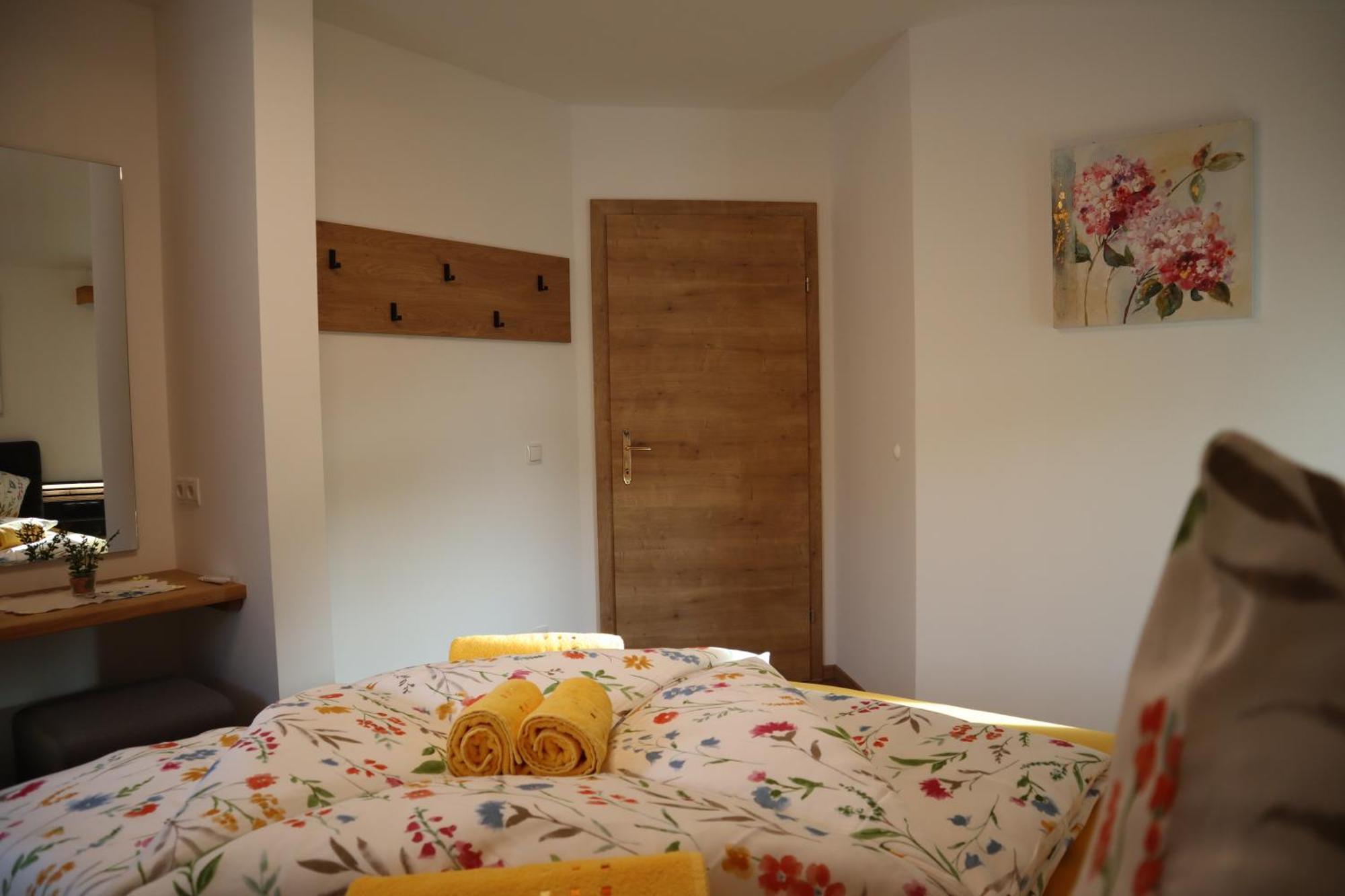 שלאדמינג Landhaus-Appartements Warraich מראה חיצוני תמונה